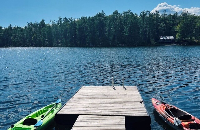 Waterfront Lakehouse with Hotub, Kayaking, Firepit