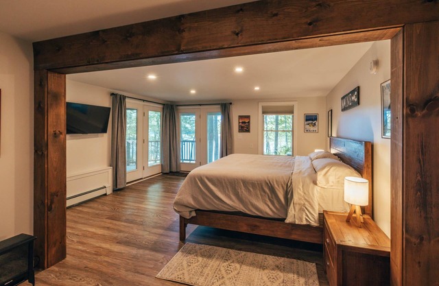 Waterfront, Newly Built, Spacious Apartment!