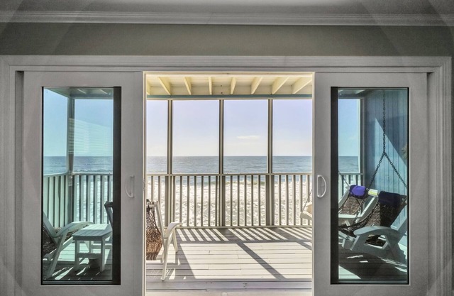 Waterfront on N. CSB, Pet-friendly, Amazing Views!