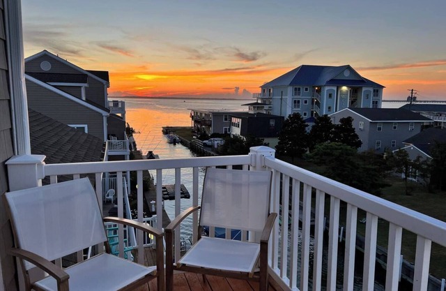 Waterfront, pool and beach amenities!