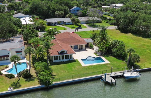 Waterfront Pool Home - Amazing Sunsets Included