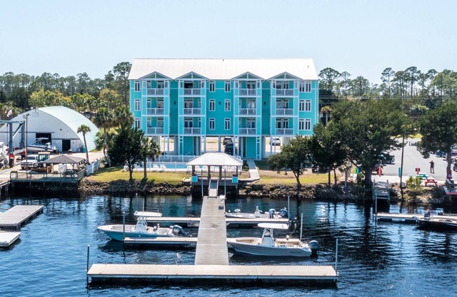 Waterfront, RIVERS EDGE CONDO 2A-BLDG 1 *PRIVATE DOCK and ASSIGNED BOAT SLIP