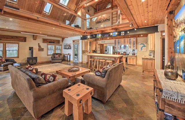 Waterfront Sagle Retreat w/ Dock & Hot Tub!