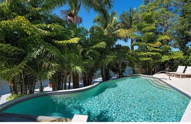 Waterfront, walk to beach and downtown Naples, Coveted Aqualane Shores Pool Home