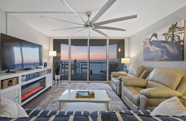 Water’s Edge 1508! Penthouse Level! Updated!