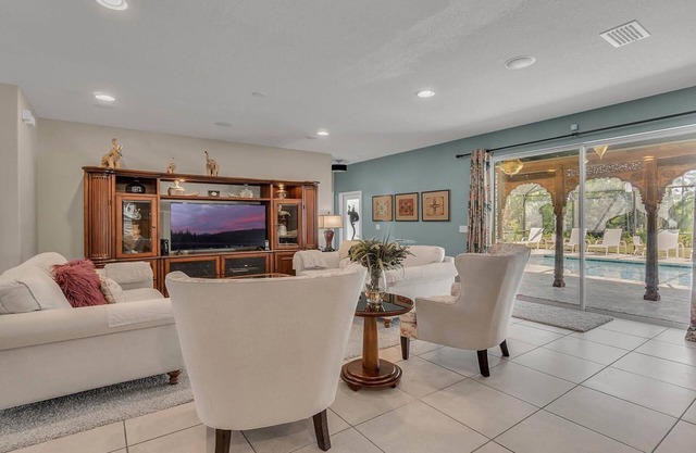 Watersong - 6 Bed 5 Baths Villa