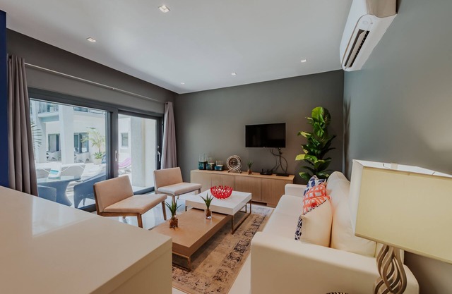 Waykiri Unit A-02 - Luxurious Apartment with private patio, Noord Area