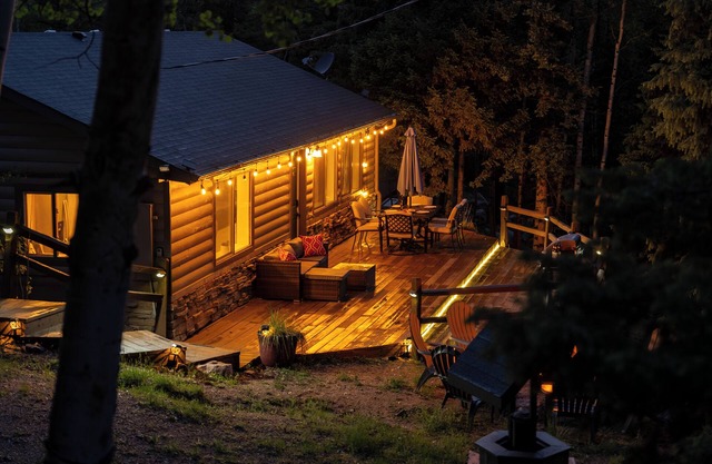 Wayward Lodge- Hot Tub- Fire Pit- Secluded