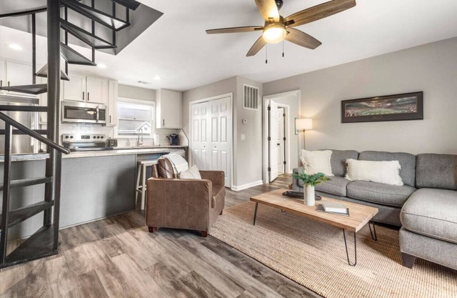 WDE 2 Bedroom Condo - Walk to the big game!