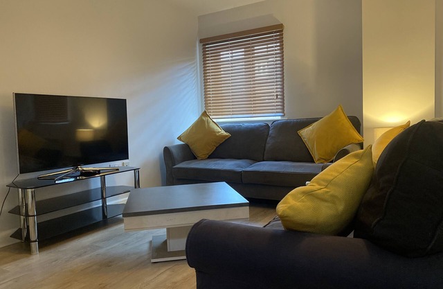 Weekly & Monthly Stays for/Business/Contractors/Relocators/Families