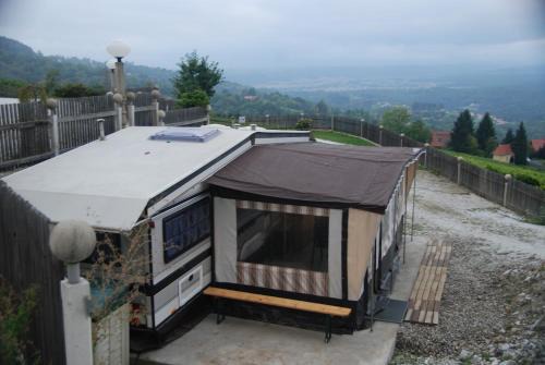 Weinberg-Panorama-Camper