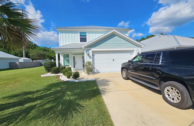 Welcome Home. min from the sandy beaches. 5br/4.5bth