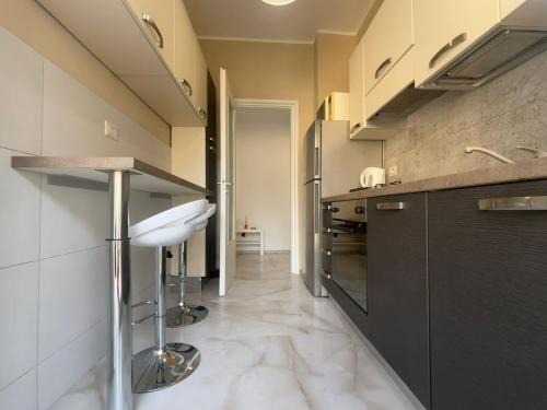 WELCOME RIVIERA - EnCri Apartment,1bedroom, 1bathroom, close to train station in Rapallo, private garage available on request at 20,00 per night