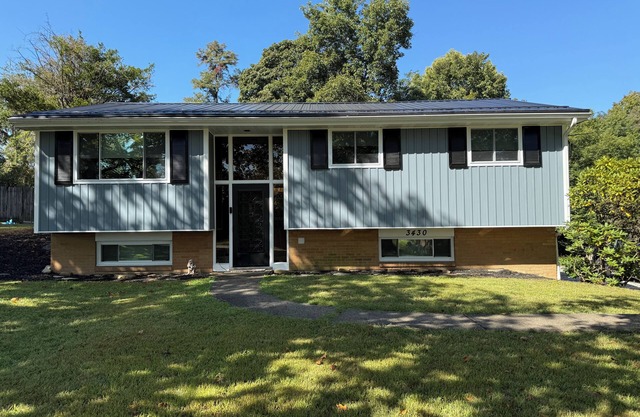 Welcome to Finley-Villa! A cozy 3-bedroom, 3 full bath house in Finleyville