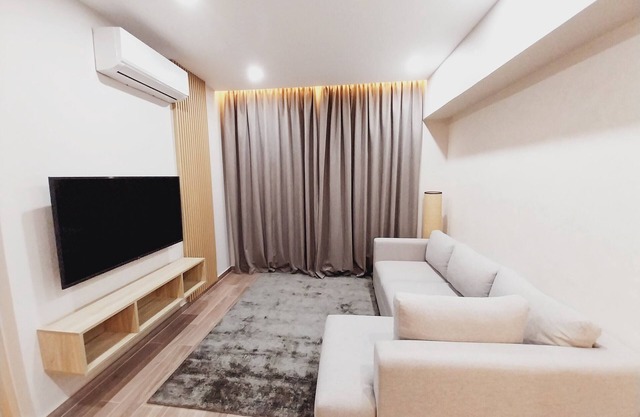 Welcome to La Casa Residence where luxury meets convenience.