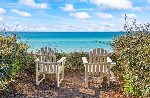Welcome to Looney Dunes - 3 bedrooms, bikes