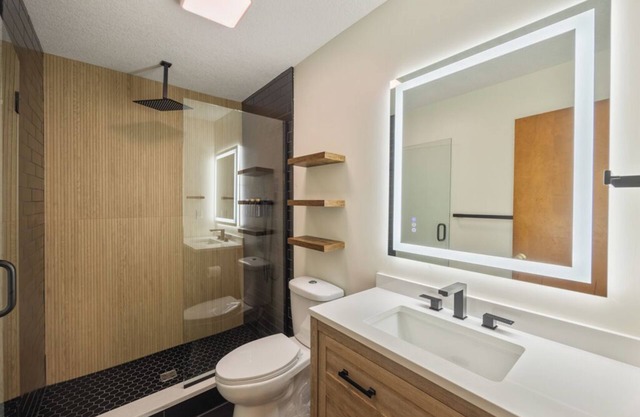 Welcome to Momo's Place. Charming 3 Bedroom, 1Bathroom with Modern Upgrades