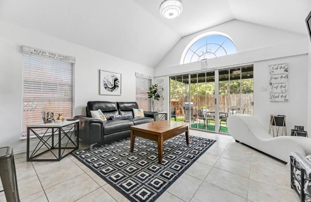 Welcome to my relaxing Home. Sleeps up to 6 Guest n3/2 Keller Watauga TX 76148