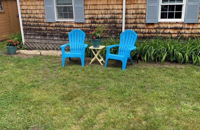Welcome To Salty Breezes 2/BD Cottage Located At Tween Waters