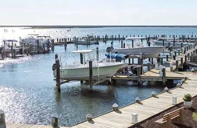 Welcome to the best view in Crisfield! top floor condo!