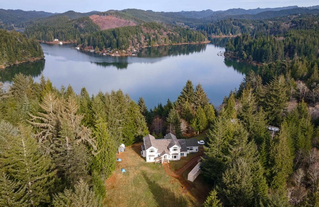 Welcome to THE Ultimate Lakefront Villa!