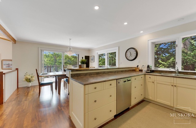 Welcome to Woodlands on beautiful, historic Lake Muskoka!