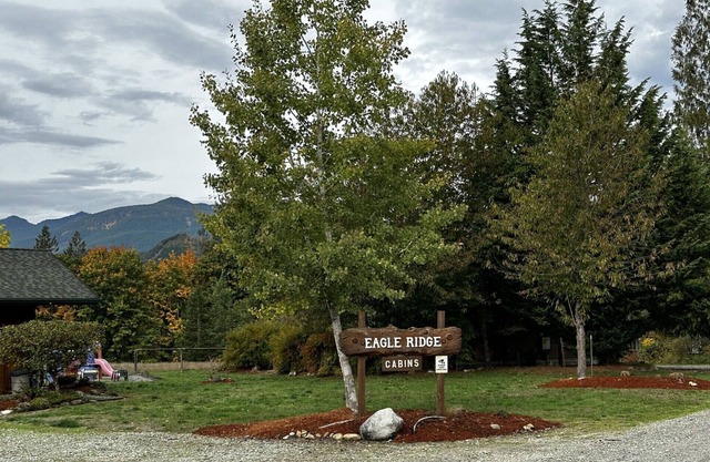 Welcome to your year-round mountain getaway and historic ranch in the foothills of the North Cascades!
