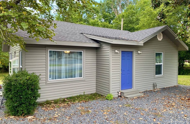 Welcoming 3-bedroom house near charming Mount Ida and Lake Ouachita!