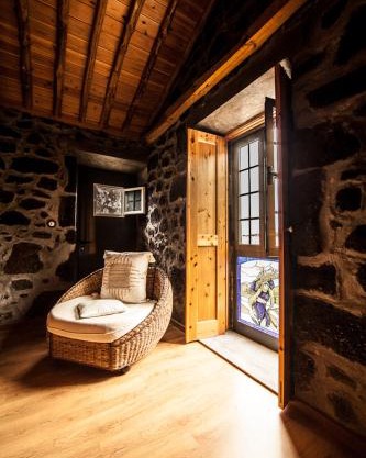 Welcoming House in São Roque do Pico with Mountain View