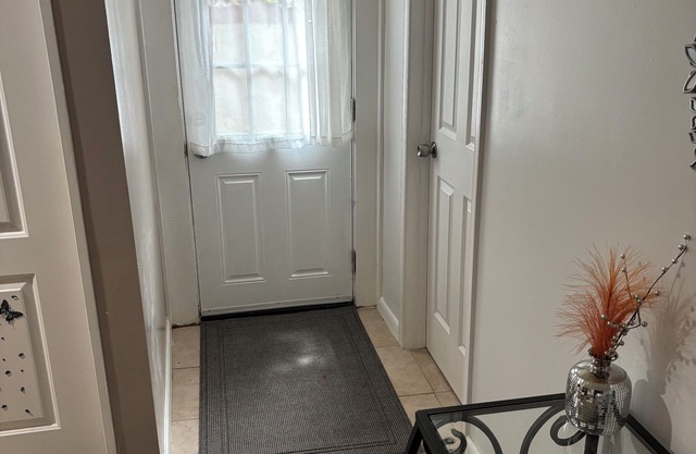 Welcoming house with WiFi in charming Oxon Hill