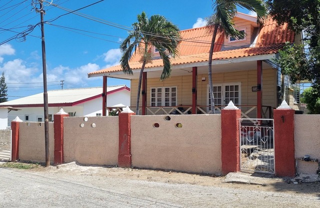 Welkom to Villa Tutilia, Relax and enjoy "LA VIDA"!nYour 2nd Home Away From Home