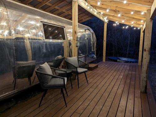 Well-Deserved Nature Getaways in this Fully-Equipped Airstream in Midway, Texas