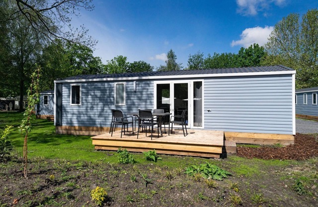 Well-maintained chalet near Amsterdam