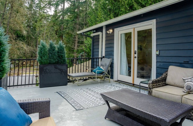 Wellness Escape- Hot Tub, Sauna & Plunge