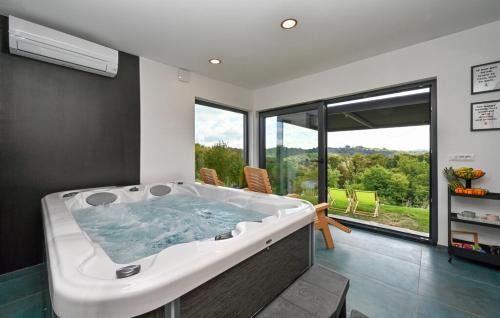 Wellness Villa Silente with spa area