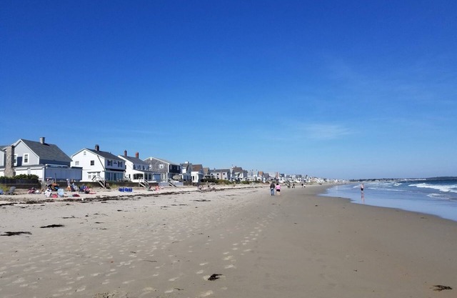 Wells /Ogunquit line. Sleeps 4