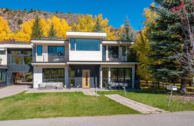 West Aspen contemporary with unblocked views