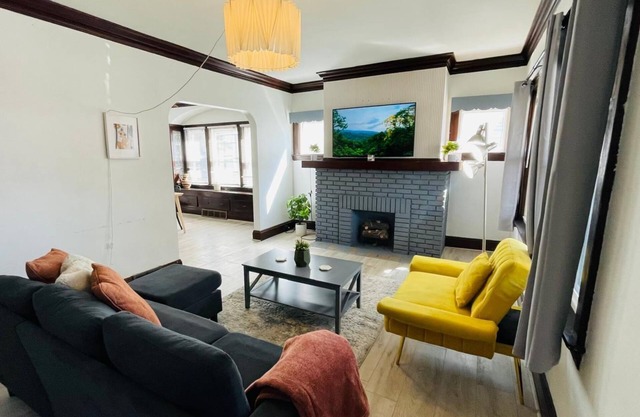 West Boulevard Apartment for 4 - Pets Welcome