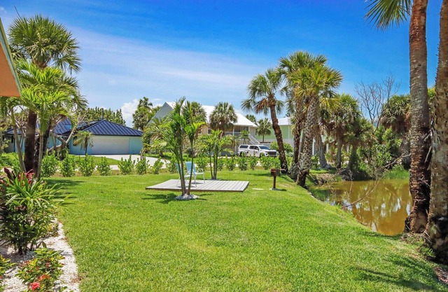 West End Paradise Unit Fish 6 - One bedroom suite w/water views