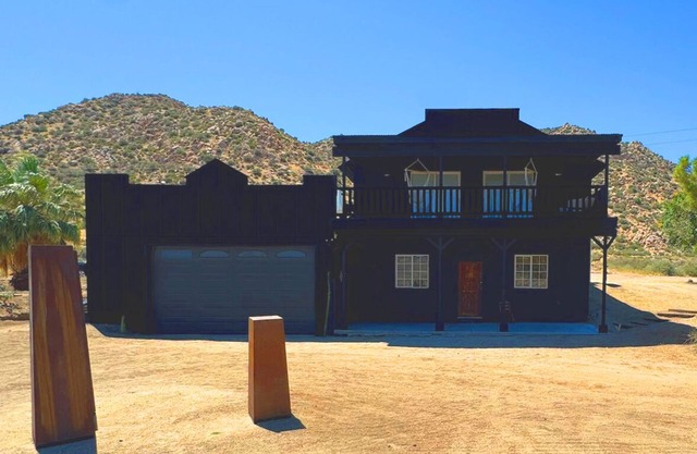 Western 3 Bedroom House in Pioneertown
