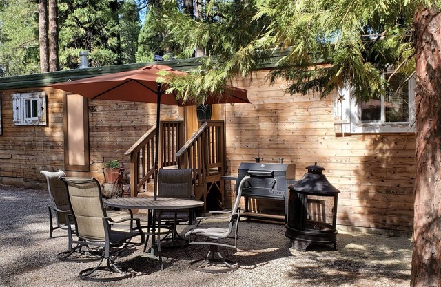 Western Cabin at Bigfoot Lodging Lassen