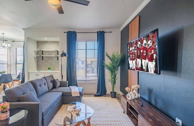 Westgate Stay | Parking, Pool, Gym, Balcony W/D