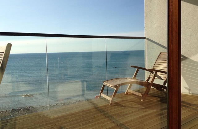 Westward Ho! Seafront Apartment
