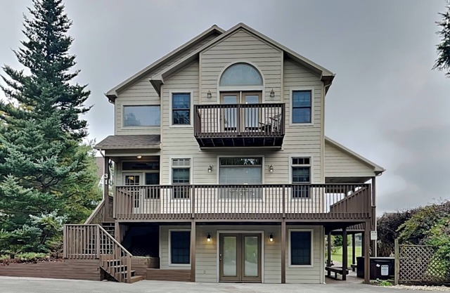 Westwind | Great Views, Hot Tub, Pool Table