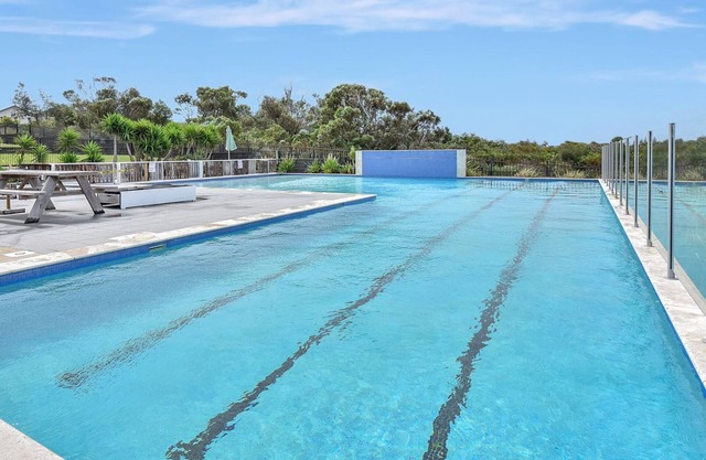 Whale Tales at Caves Beach Villas