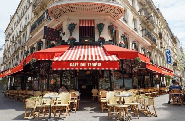 WHERE EVERY CORNER REVEALS A PIECE OF RICH HISTORY & VIBRANT CULTURE - LE MARAIS