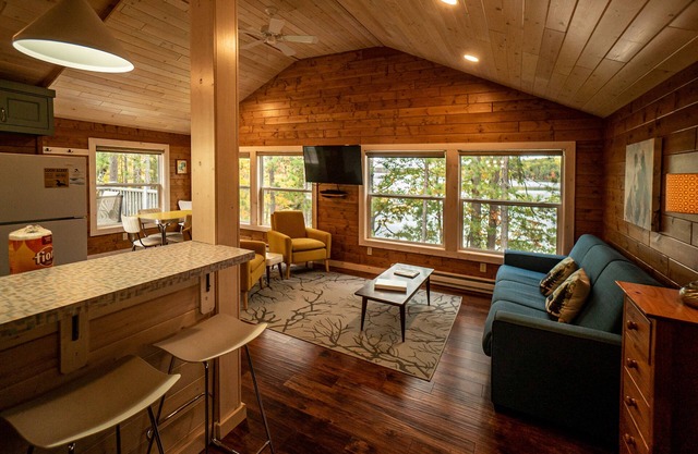 Whippoorwill Cabin on the Lake