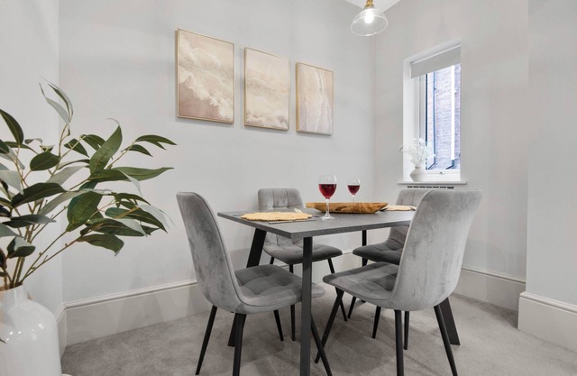 WhiskAwayHomes Shaw Street Apartment 1