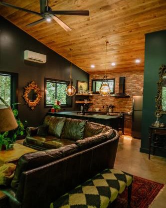 Whiskey Lounge