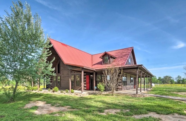 WHIT's END country life NEAR all the fun in Hochatown & Broken Bow! HOT TUB too